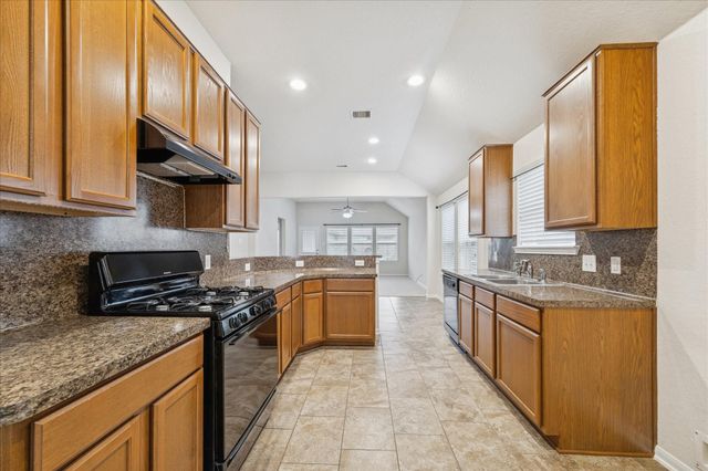 8211 Pastel Dawn Trace, Houston, TX 77049