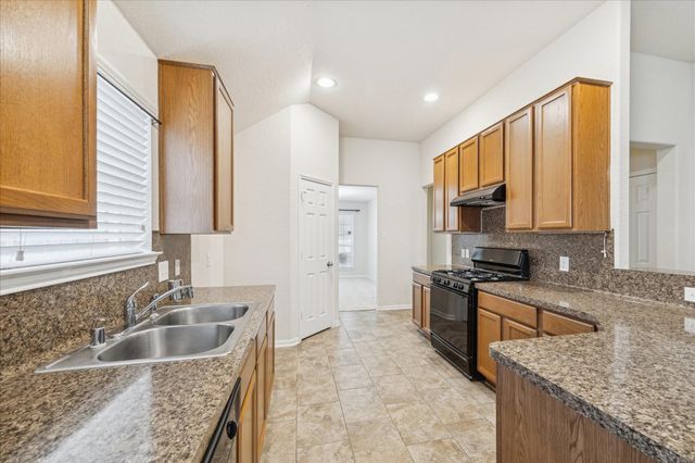 8211 Pastel Dawn Trace, Houston, TX 77049