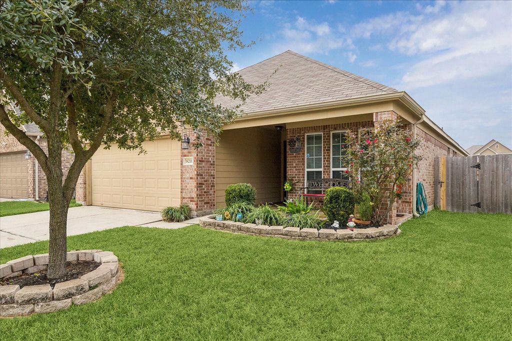 8211 Pastel Dawn Trace, Houston, TX 77049