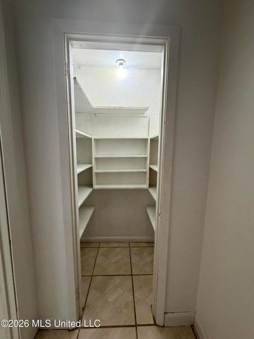 121 Linda Circle, Ocean Springs, MS 39564