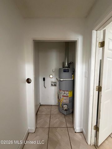 121 Linda Circle, Ocean Springs, MS 39564