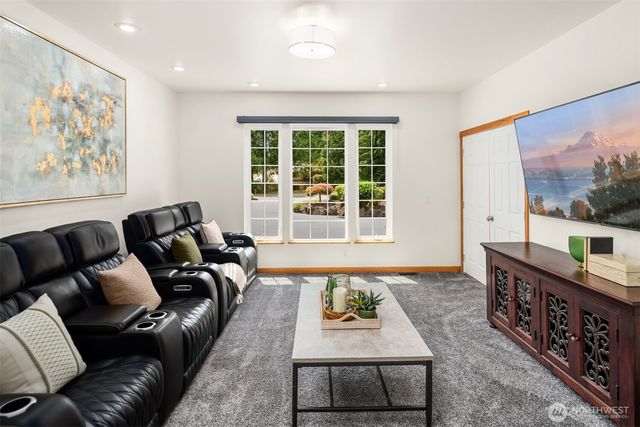 23318 264th Avenue SE, Maple Valley, WA 98038