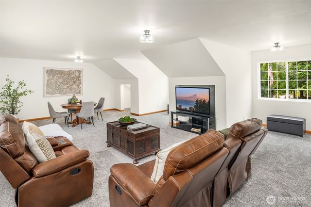 23318 264th Avenue SE, Maple Valley, WA 98038