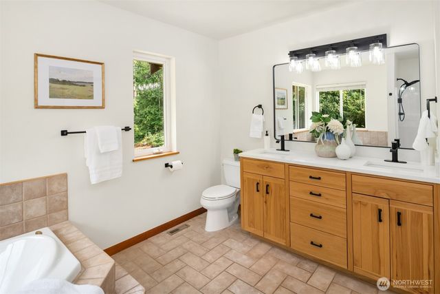 23318 264th Avenue SE, Maple Valley, WA 98038