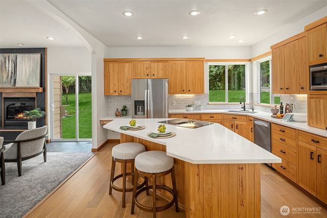 23318 264th Avenue SE, Maple Valley, WA 98038