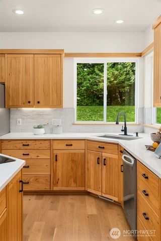 23318 264th Avenue SE, Maple Valley, WA 98038