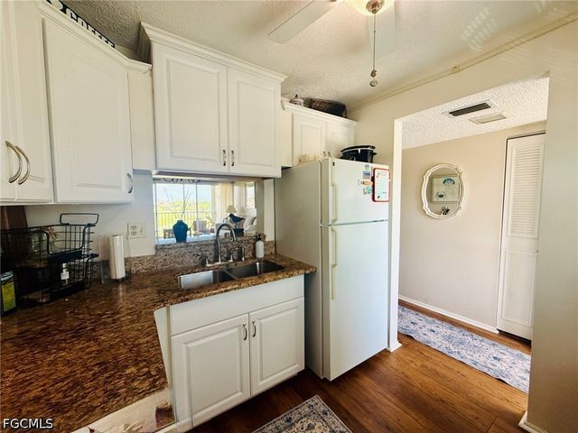 1580 Pine Valley DR 404, Fort Myers, FL 33907