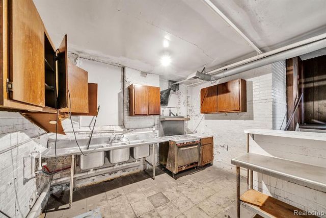 3768 Field Street, Detroit, MI 48214