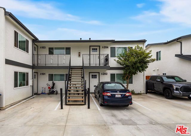 758 W 20th Street, Costa Mesa, CA 92627