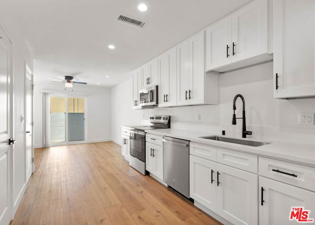 758 W 20th Street, Costa Mesa, CA 92627