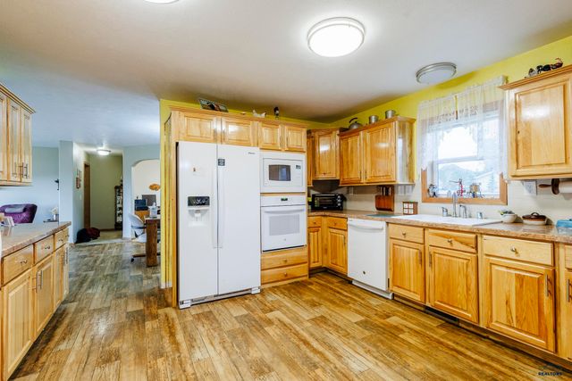 23033 HISEGA RD, Rapid City, SD 57702
