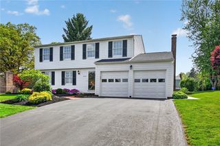 1214 Lamson Circle, Upper St Clair, PA 15241