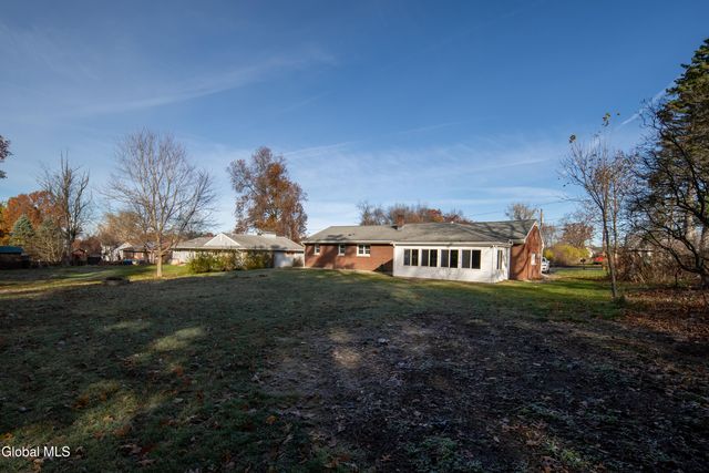 102 Teliska Avenue, North Greenbush, NY 12144