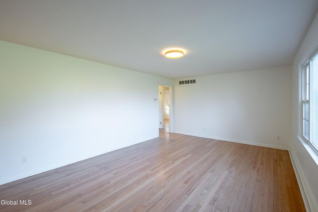 102 Teliska Avenue, North Greenbush, NY 12144