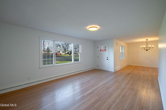 102 Teliska Avenue, North Greenbush, NY 12144