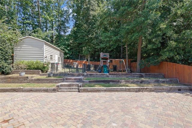 2003 Jameson Circle, Lawrenceville, GA 30043