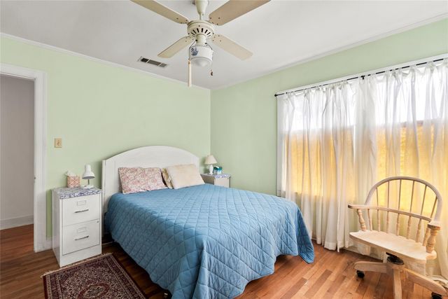 513 N Avenue F, Elgin, TX 78621