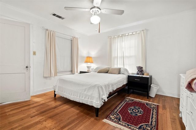 513 N Avenue F, Elgin, TX 78621