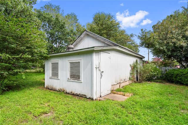 513 N Avenue F, Elgin, TX 78621