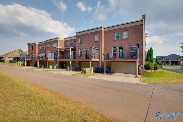 6421 NW Lincoln Park Place NW, Huntsville, AL 35806
