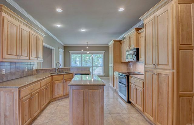 141 Mountain Valley Drive, Maumelle, AR 72113