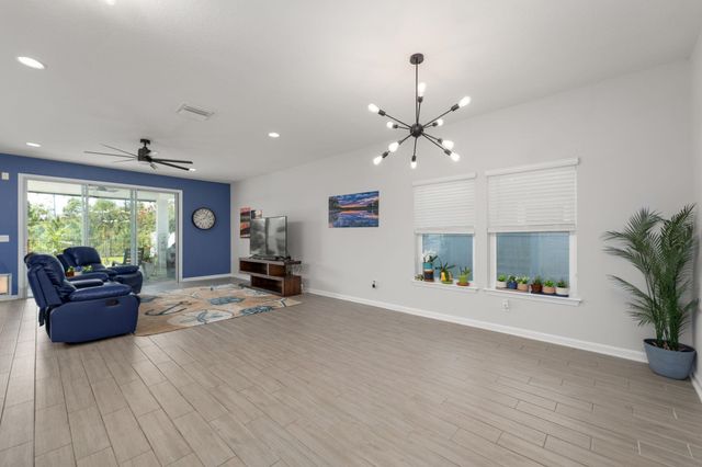 121 Nighthawk Lane, Palm Coast, FL 32164