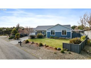 3220 NATALIE Way, Bandon, OR 97411