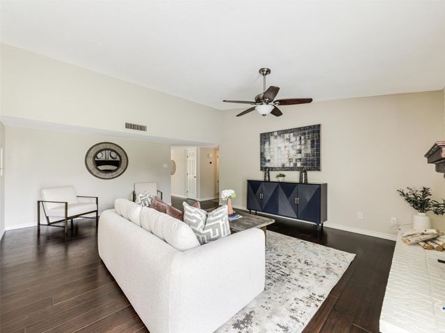 5121 Pruitt Drive, The Colony, TX 75056