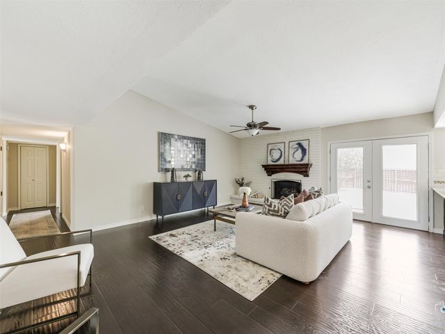 5121 Pruitt Drive, The Colony, TX 75056