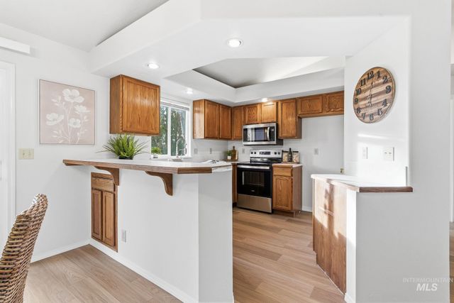 2255 E Grapewood Dr, Meridian, ID 83646