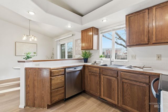 2255 E Grapewood Dr, Meridian, ID 83646