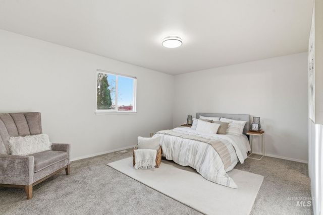 2255 E Grapewood Dr, Meridian, ID 83646