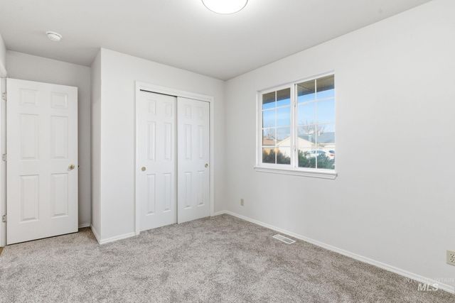 2255 E Grapewood Dr, Meridian, ID 83646