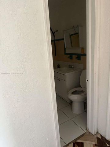 576 NW 147th St 576, Miami, FL 33168