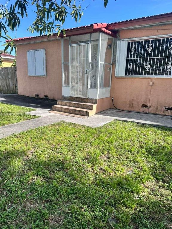 576 NW 147th St 576, Miami, FL 33168