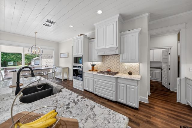 21328 Boone Drive, Bullard, TX 75757