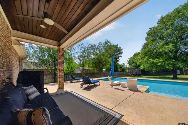 21328 Boone Drive, Bullard, TX 75757