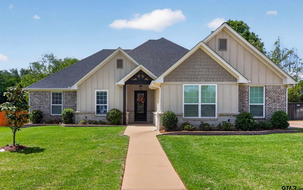 21328 Boone Drive, Bullard, TX 75757