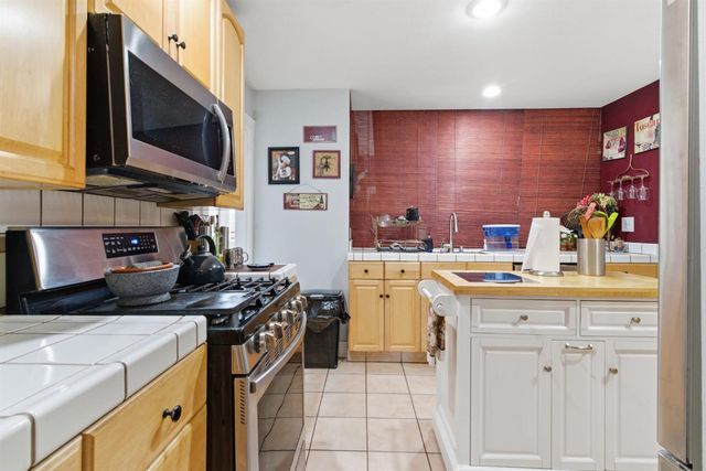 1024 W Flora St, Stockton, CA 95203