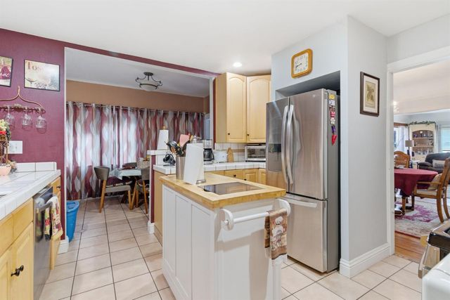 1024 W Flora St, Stockton, CA 95203