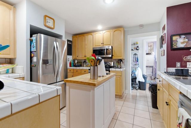 1024 W Flora St, Stockton, CA 95203