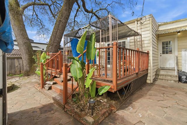 1024 W Flora St, Stockton, CA 95203