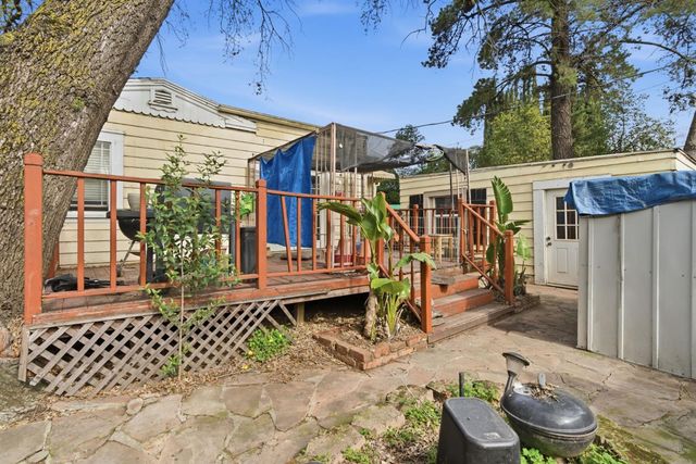 1024 W Flora St, Stockton, CA 95203