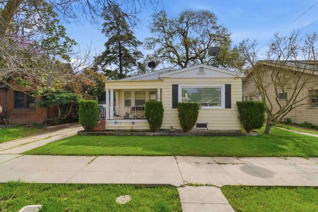 1024 W Flora St, Stockton, CA 95203