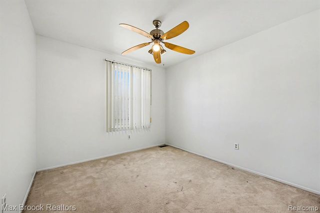 1516 S Dover Hill, Walled Lake, MI 48390