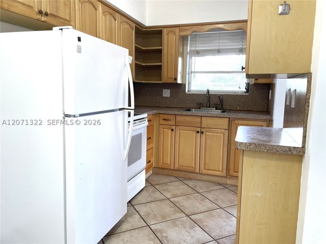 225 NW 23rd St 1, Wilton Manors, FL 33311