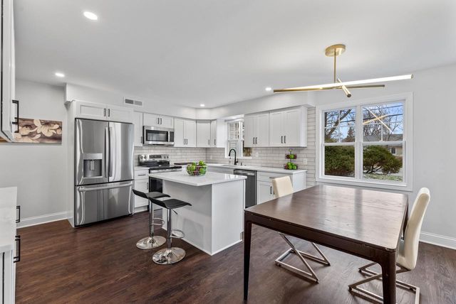 102 W Calumet ROAD, Fox Point, WI 53217