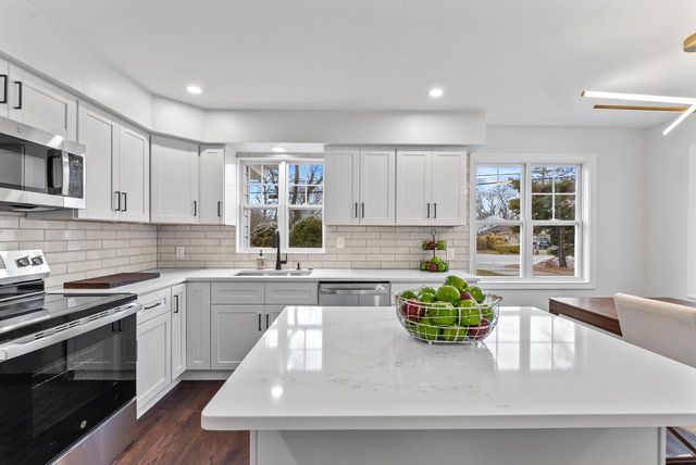 102 W Calumet ROAD, Fox Point, WI 53217