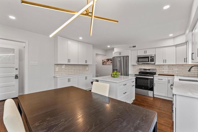 102 W Calumet ROAD, Fox Point, WI 53217