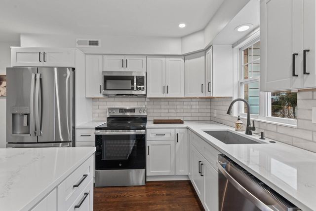 102 W Calumet ROAD, Fox Point, WI 53217